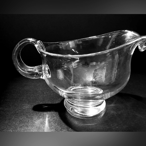 Clear Glass Sauce/Gravy Pitcher/Boat Thick Solid Weight Classic but Modern Lines - Picture 2 of 6